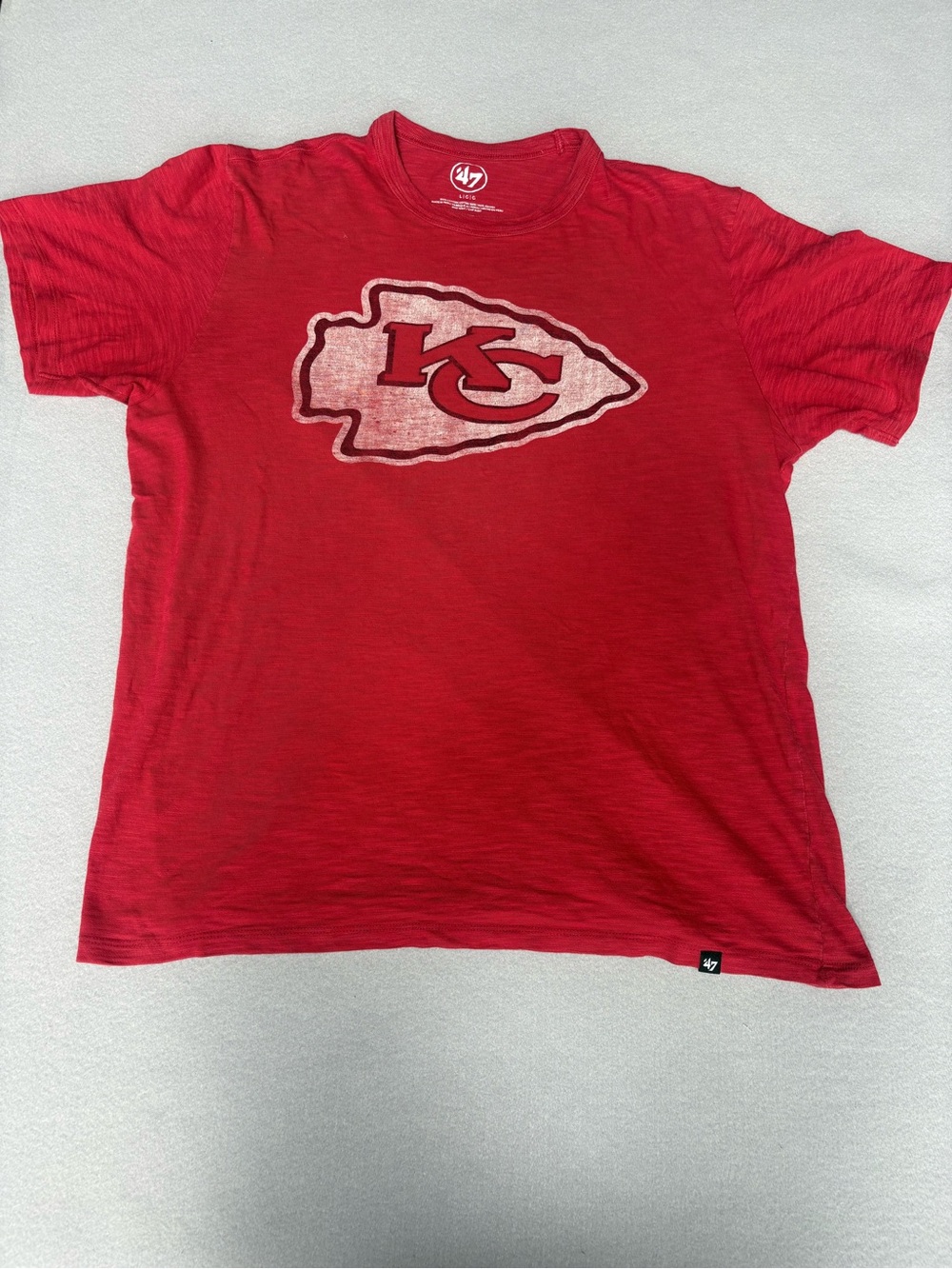47 Brand Kansas City Chiefs T-Shirt Mens Large Red Distressed Arrowhead Logo